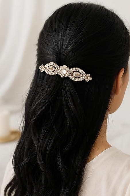 Joyify Decorative Flower Hair Clip – White Tropical Beach Style with Yellow Center